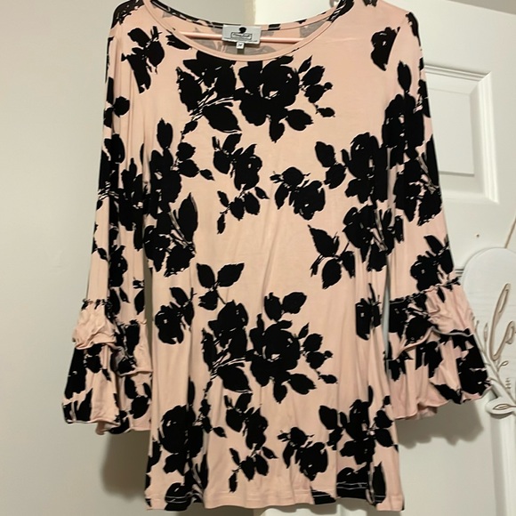 Sold - Picture 1 of 3